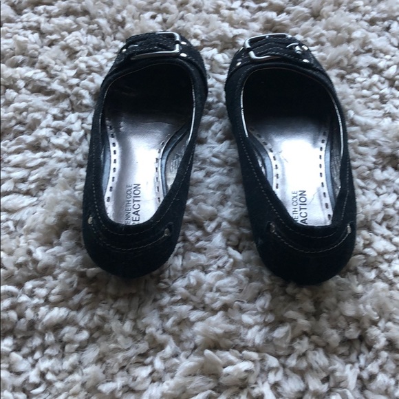 Kenneth Cole Reaction Black Flats - Picture 5 of 8